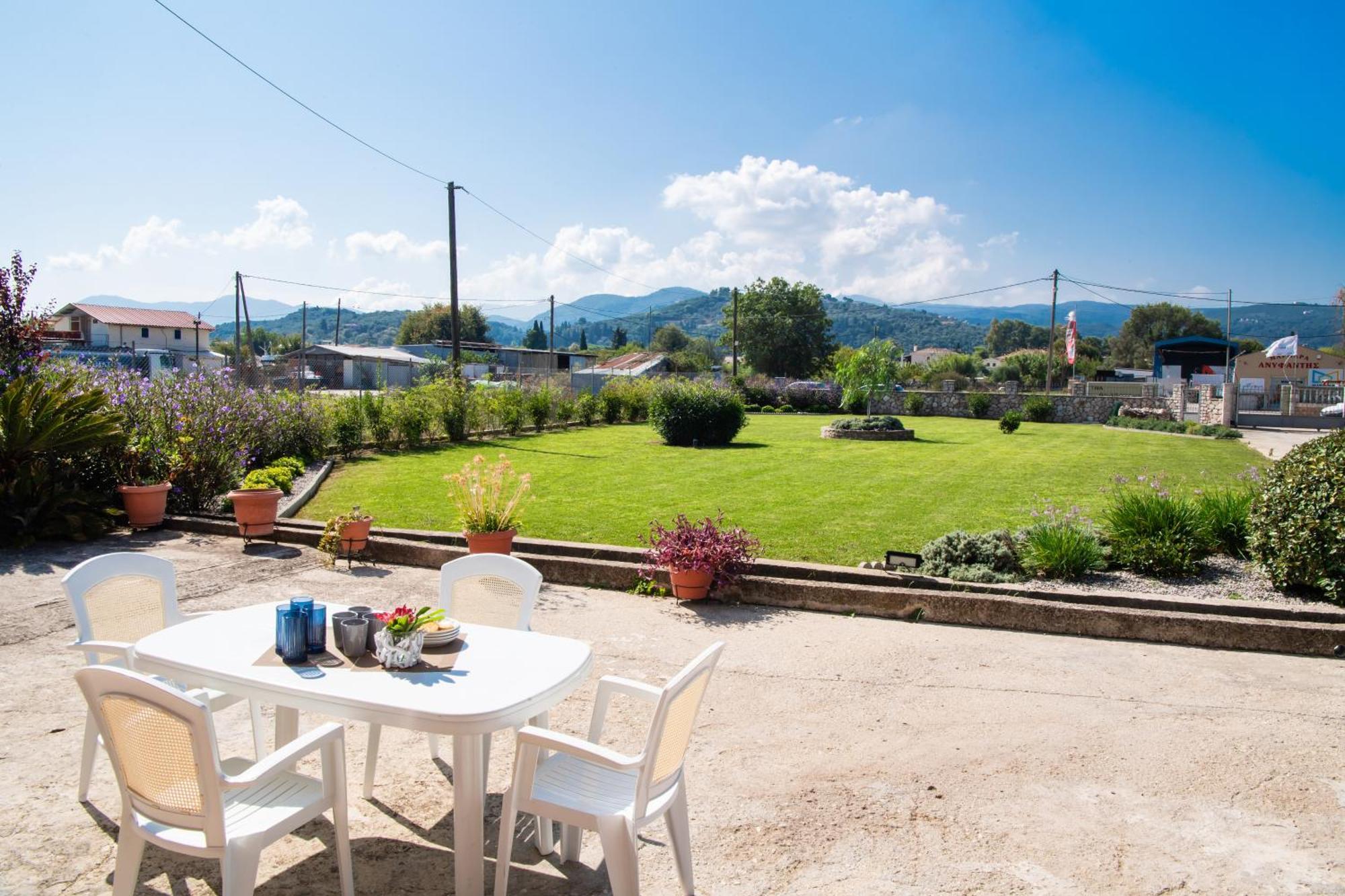Ruellia Luxury Apartments Kalligoni Esterno foto