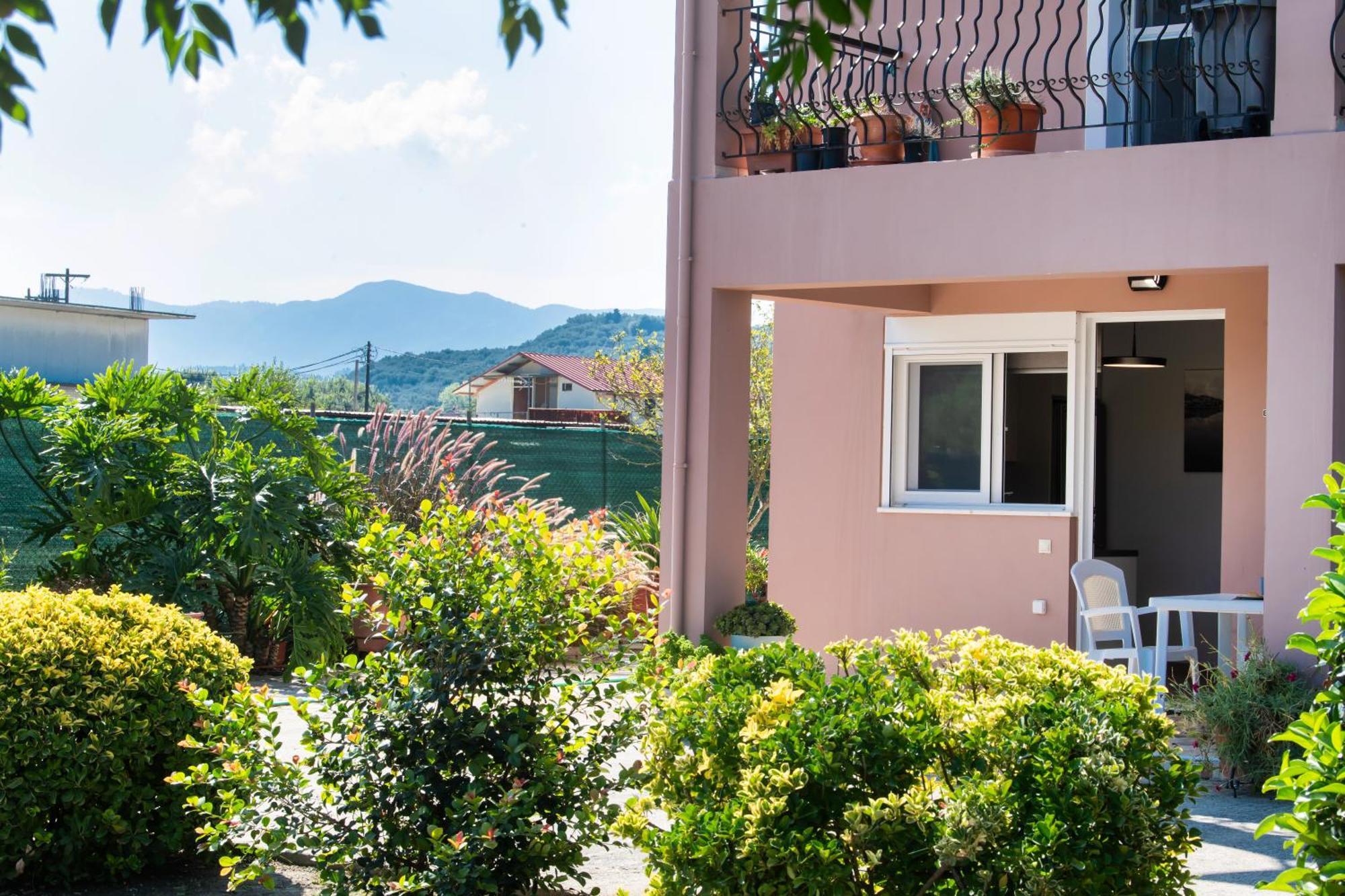 Ruellia Luxury Apartments Kalligoni Esterno foto