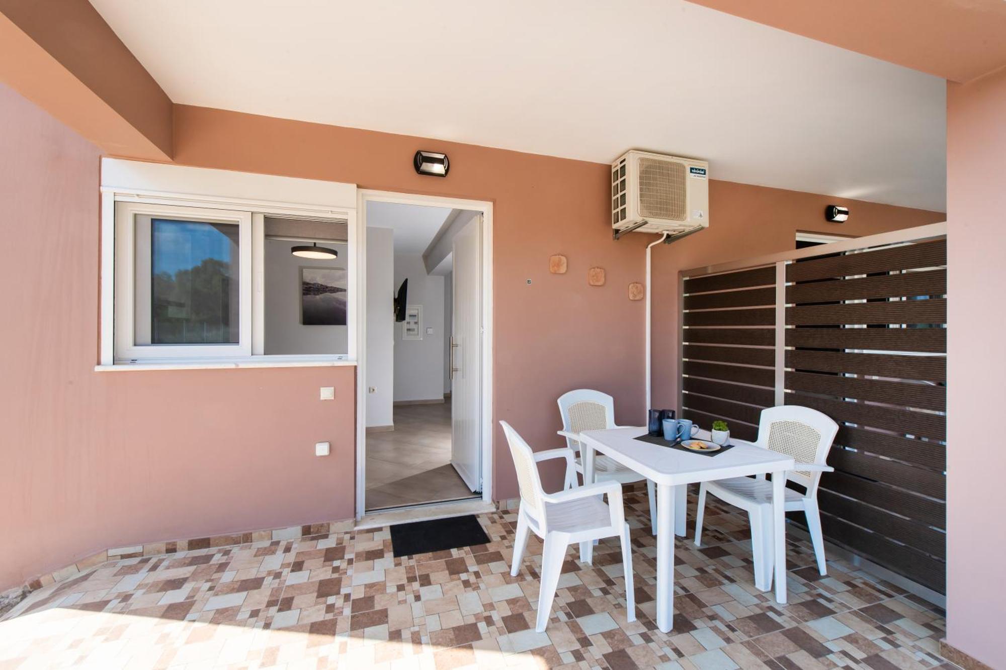 Ruellia Luxury Apartments Kalligoni Esterno foto