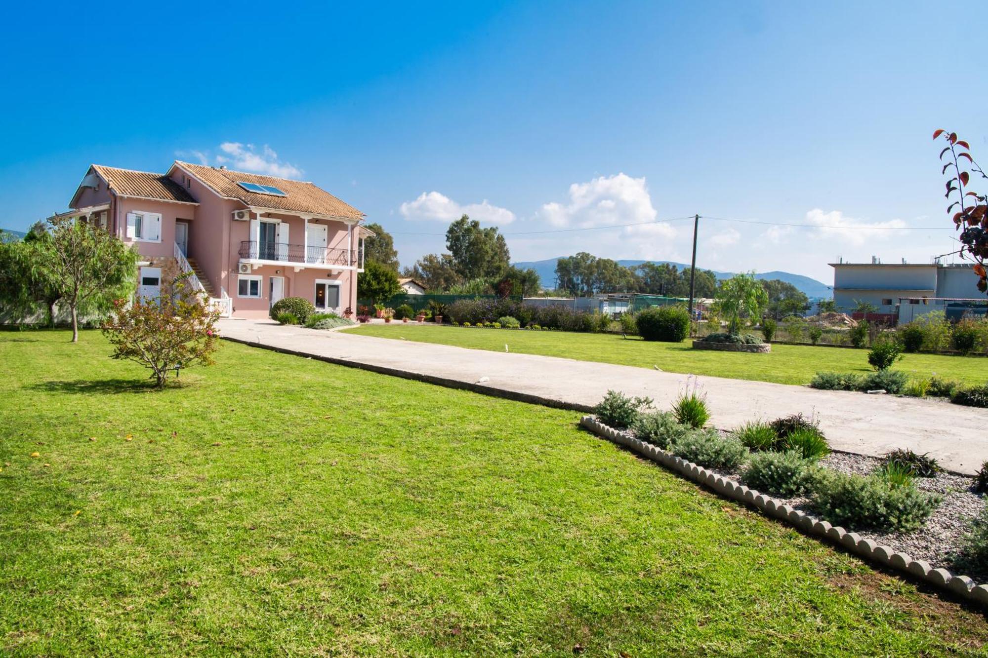 Ruellia Luxury Apartments Kalligoni Esterno foto