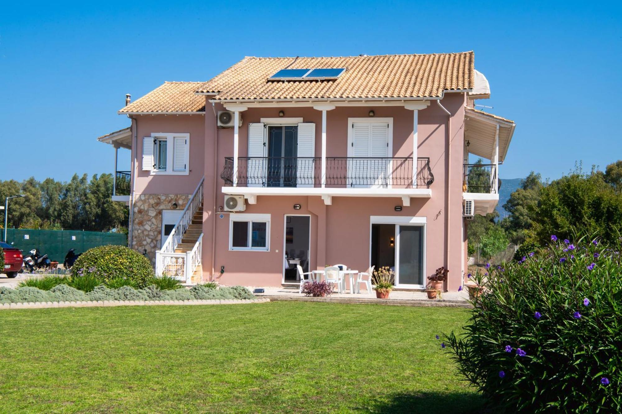 Ruellia Luxury Apartments Kalligoni Esterno foto